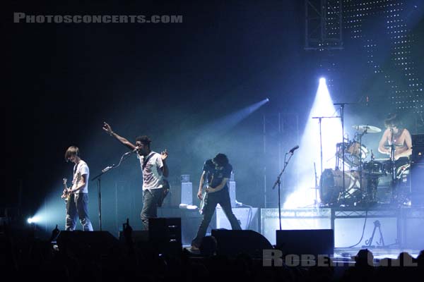 BLOC PARTY - 2005-11-14 - PARIS - Zenith - Rowland Kelechukwu Okereke - Russell Dean Lissack - Matthew Chee Hung Tong - Gordon Peter Moakes